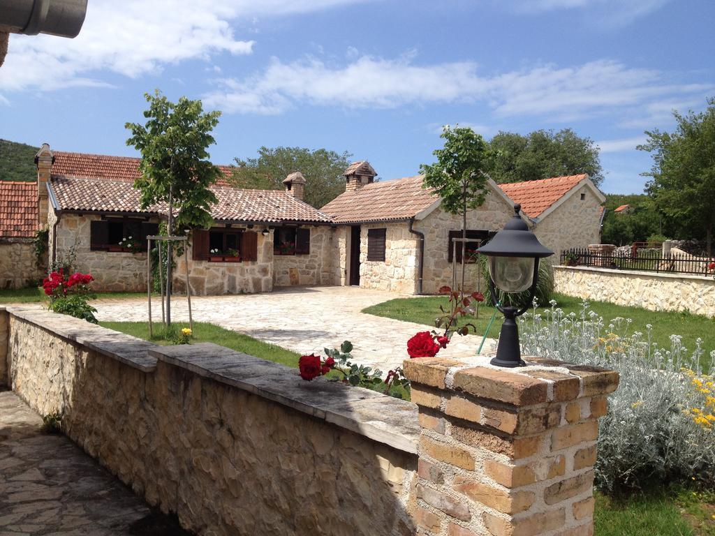 Micanovi Dvori Mobile Home Village Zrmanja Obrovac Dış mekan fotoğraf